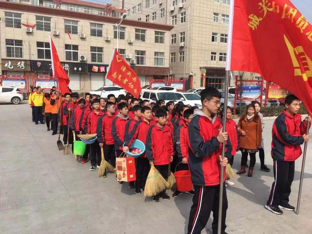 潼关县志愿者协会：弘扬雷锋精神 关爱孤寡老人