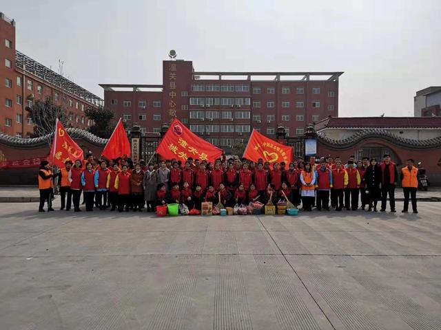 潼关县志愿者协会：弘扬雷锋精神 关爱孤寡老人