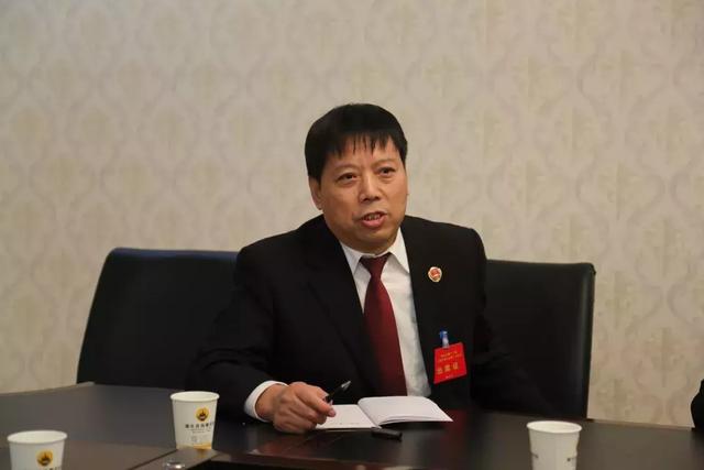 贾成民检察长赴全县各乡镇走访人大代表和政协委员