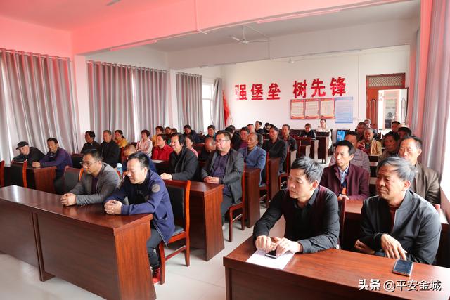 潼关公安：扫黑除恶宣讲进村组