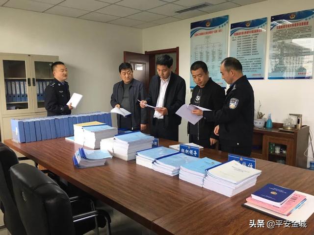 渭南市公安局副局长王少飞深入潼关县公安局督导检查扫黑除恶工作