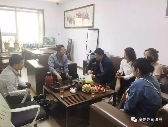 潼关县司法局督导检查律师事务所、司法所扫黑除恶专项斗争工作