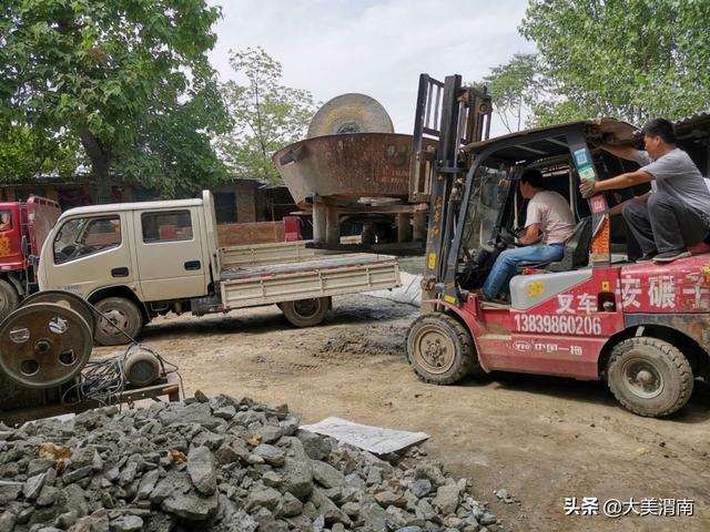 潼关县多部门联合打击取缔非法“三小”