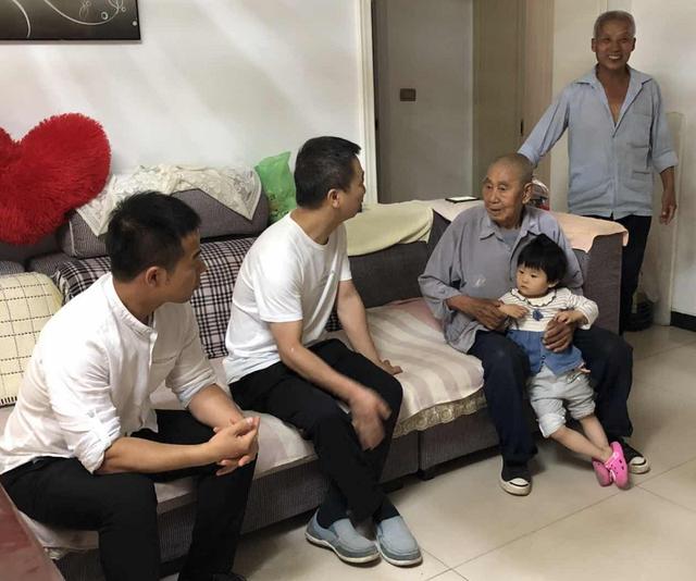 潼关：关爱老党员 从你我做起