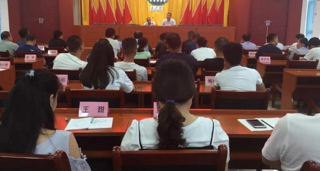 潼关县秦东镇“关河大讲堂”：如何发挥党员先锋模范作用