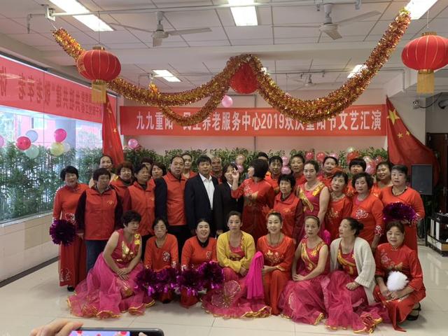 潼关：志愿者走进民生养老中心开展慰问文艺汇演活动