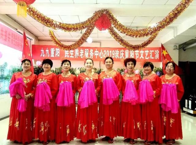 潼关：志愿者走进民生养老中心开展慰问文艺汇演活动