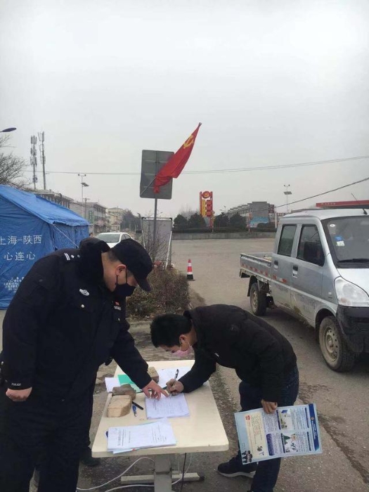 疫情前线的逆行者----潼关县公安局环食药侦大队长党琦