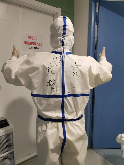 潼关：“同心战疫 别样三八”——看望慰问援鄂医护人员家属