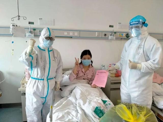 潼关：“同心战疫 别样三八”——看望慰问援鄂医护人员家属