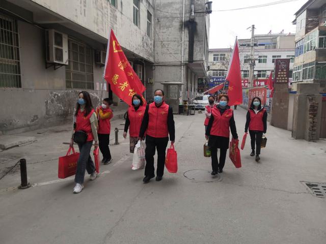 潼关县志愿者协会开展“慰问烈士家属，继承烈士遗志，病毒无情 社会有爱”活动