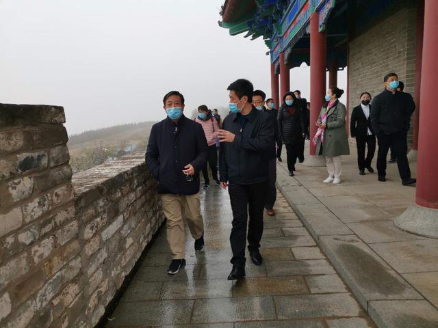 河南省市领导考察潼关县古城遗址保护开放建设情况