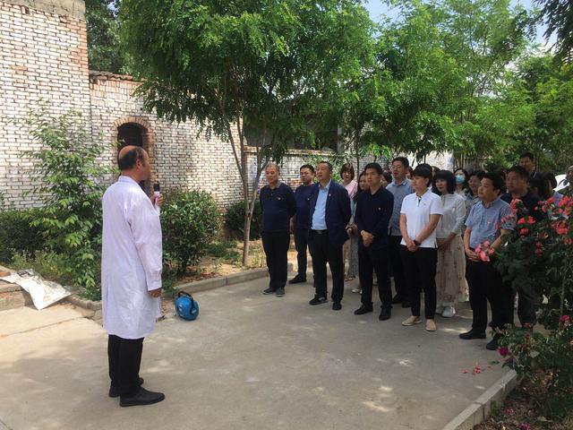 潼关县政府办党总支开展“党员践初心 志愿我先行”主题教育活动