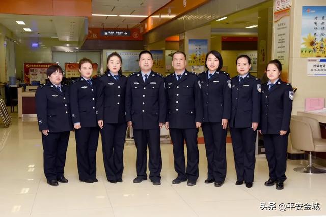 潼关县公安局便民服务中心“双向服务”暖了民心也暖了警心