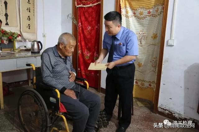 潼关县检察院走访慰问暖人心、薪火相传促发展