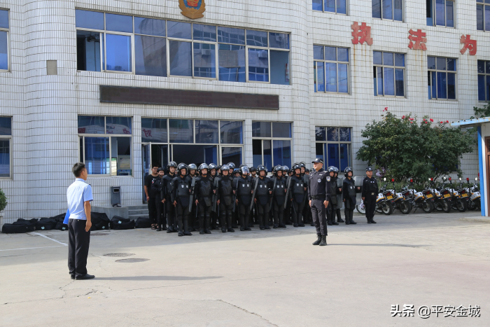 渭南市巡特警支队实地检查指导潼关巡特警处置大规模群体性事件演练工作