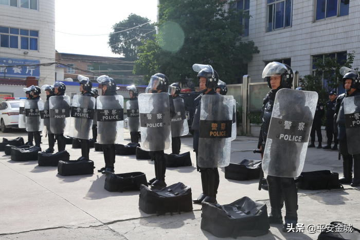 渭南市巡特警支队实地检查指导潼关巡特警处置大规模群体性事件演练工作