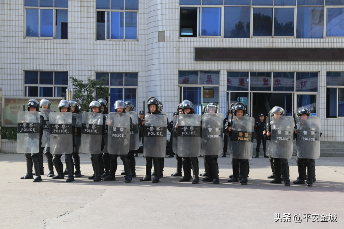 渭南市巡特警支队实地检查指导潼关巡特警处置大规模群体性事件演练工作