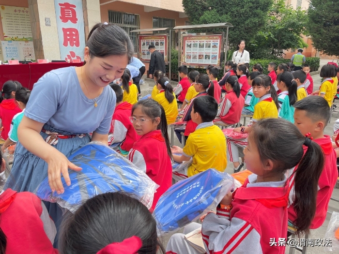 潼关县委政法委大力开展铁路护路宣传活动