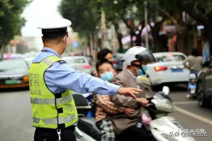 潼关：政法力量护航“平安开学季”（组图）