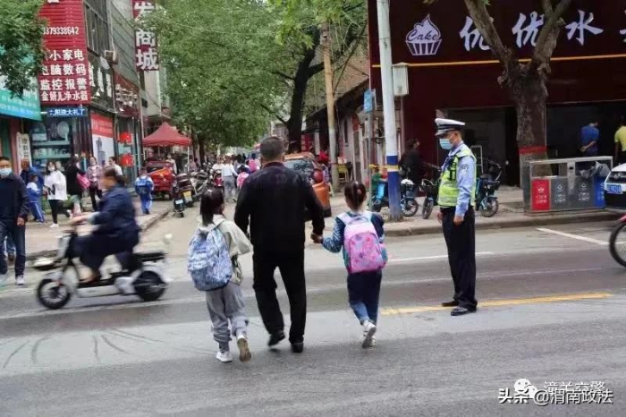 潼关：政法力量护航“平安开学季”（组图）