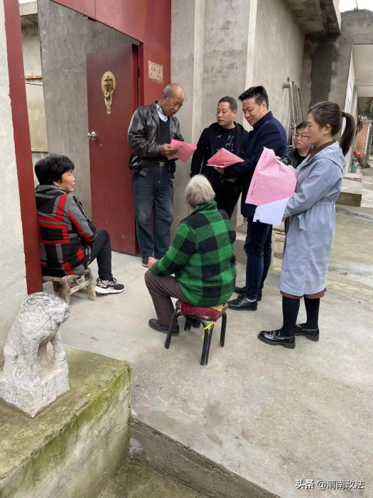 潼关县委政法委扎实开展“转作风、大走访、察民情、送温暖”活动（图）