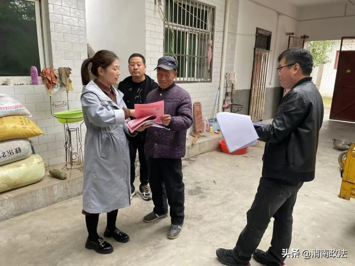 潼关县委政法委扎实开展“转作风、大走访、察民情、送温暖”活动（图）