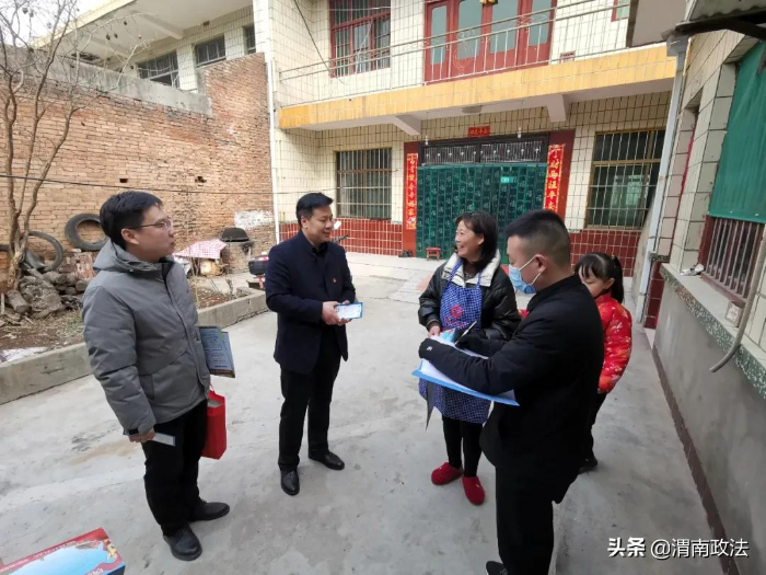 真情走访解民忧 问计于民聚民智 ——潼关县委政法委扎实开展“问计于民、问需于民”走访活动（图）