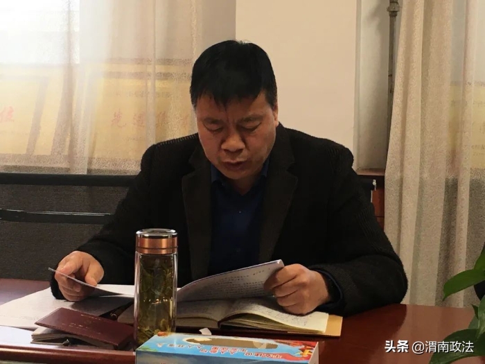 学深悟透明方向 笃行实干谋发展——潼关县委政法委传达学习县“两会”精神（图）